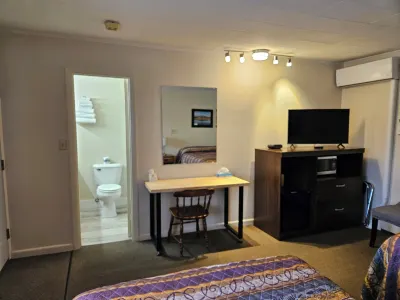 The Brookside Inn Hotel a 