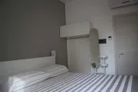 Room-Camelia - Stanza Matrimoniale - B&b - Guest houses