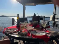 Time Out on the Havel - Houseboat "nautikhus"