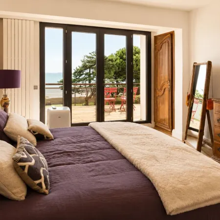Villa with Heated Swimming Pool and Magnificent Sea View