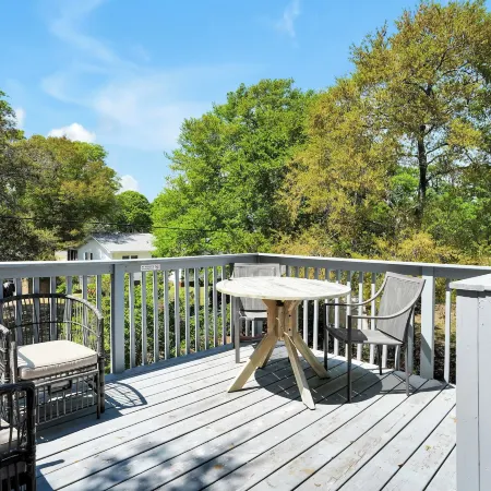Near Eats, Shops, Golf & Beach: Oak Island Suite!