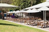 Bateau Bay Hotel - Pysäköinti