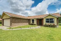 Great for Families! Schertz Getaway 6 Mi to Zoo - Wifi