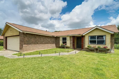 Great for Families! Schertz Getaway 6 Mi to Zoo - Wifi