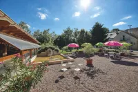 Le Clos Champagnac at Hotel Golf Chateau de Chailly - parking