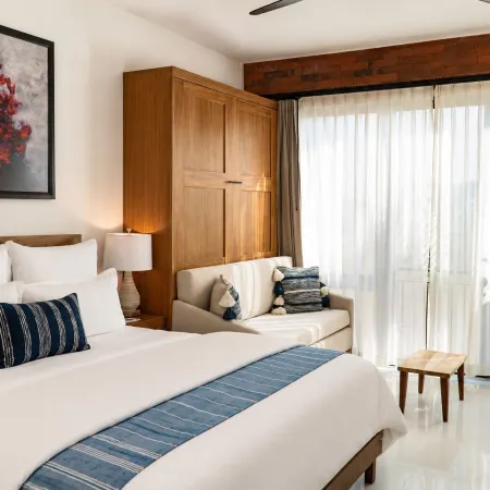 Flamboyan Hotel & Residences