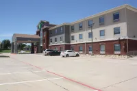 Holiday Inn Express & Suites SHAMROCK NORTH by IHG - parking