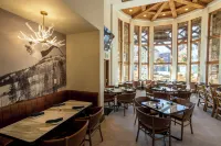 The Chateaux Deer Valley - فطور