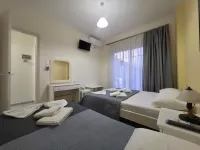 Chariclia Hotel - Bintang 2