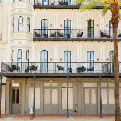 Roami at Canal Quarters Hotel Exterior