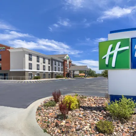 Holiday Inn Express & Suites Douglas by IHG