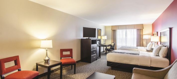 La Quinta Inn & Suites by Wyndham Fargo-Medical Center Hotels in Fargo
