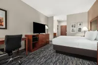 La Quinta Inn & Suites by Wyndham Midwest City - Tinker AFB - 2-Star