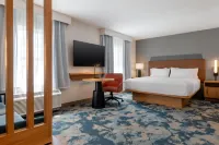 Hampton Inn & Suites Rockland - 2-Star