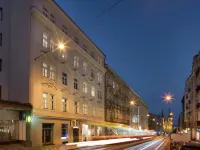 Louren Apartments Hotels near Generali Arena