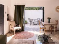 Lombard Manor - balcony