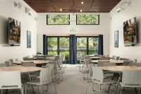 The Coachman Hotel - Parkplatz