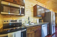 7 Mi to Lucas Oil Speedway! Home w/ Patio & Yard - Wifi