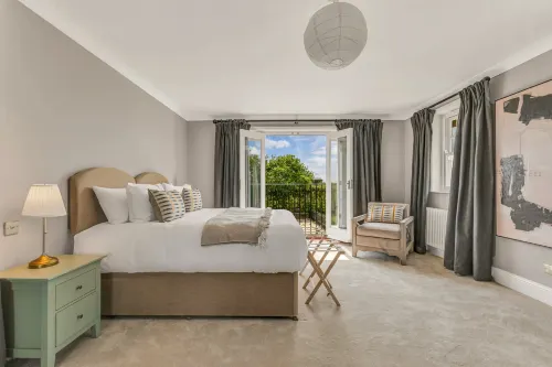 Port Hill House with Heated Outdoor Pool - 2 ดาว