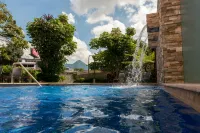 Courtyard San Salvador - С бассейном