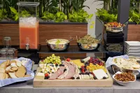 Embassy Suites by Hilton Boston Marlborough - Bữa sáng
