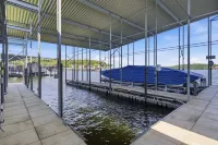 Main-channel Views, Heated Pool, Boat Slips & Huge Deck - 4-Sterne