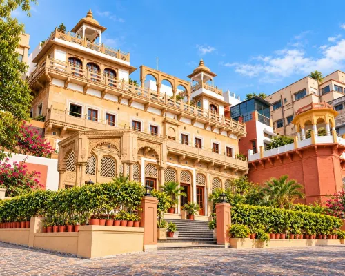 Guleria Kothi - Heritage by the Ganges マルビヤブリッジ周辺のホテル