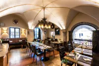 Hotel Goldener Adler, Bw Signature Collection - parcheggio
