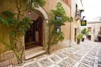 Hotel Moderno - 3-Star