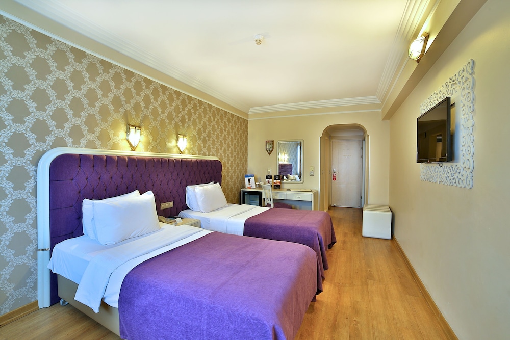 Grand Anka Hotel