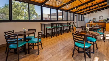 Best Western Inn Tooele Отели в г. Lake Point