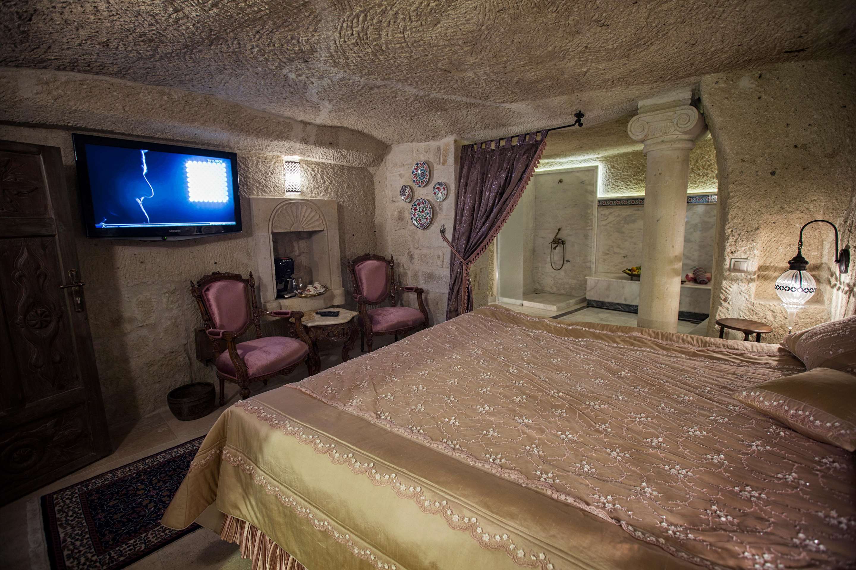 Elika Cave Suites