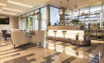 5. 더 레거시 럭셔..