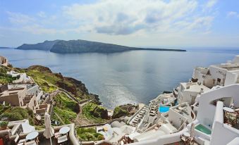 Oia Mare Villas