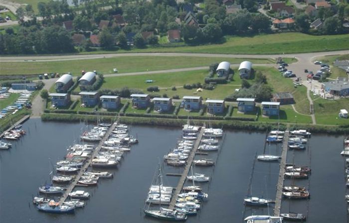 4 Pers House Cecil with Own Fishing Spot on a Dutch Chanel