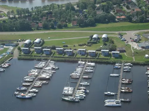 4 Pers House Cecil with Own Fishing Spot on a Dutch Chanel