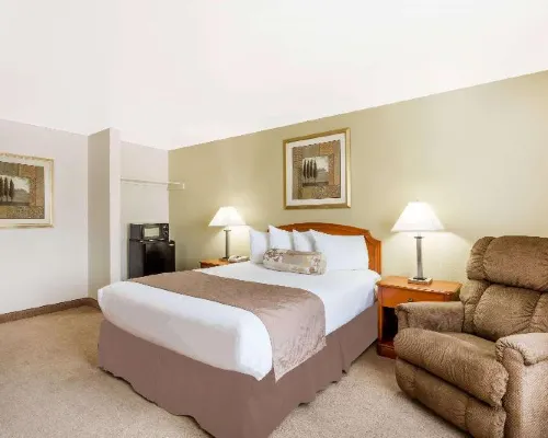 Ramada by Wyndham Ely Hotels in Ely