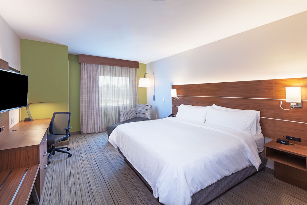 Holiday Inn Express & Suites Lenexa - Overland Park Area, an Ihg Hotel