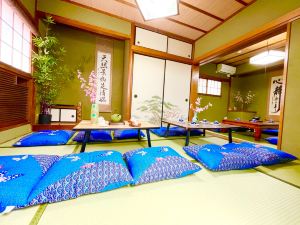 8 Minutes Walk from Shinjuku ShinOkubo 108  Japa