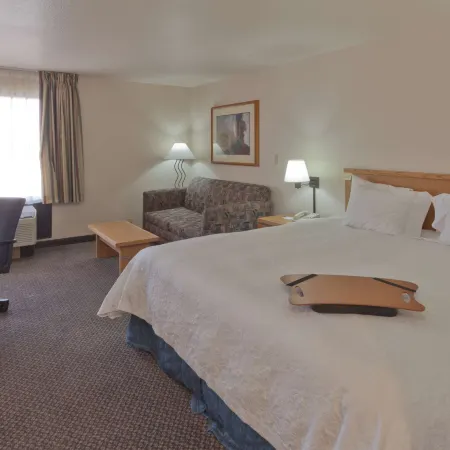 Hampton Inn Las Vegas/Summerlin Отели рядом с достопримечательностью «Поле для диск-гольфа Mountain Crest Disc»