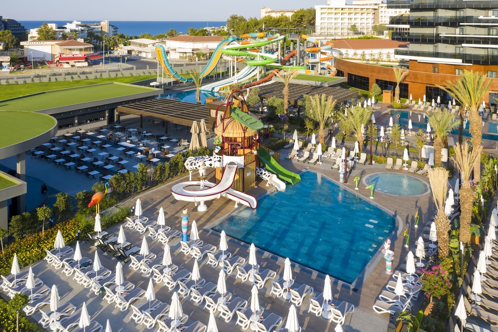 Kirman Calyptus Resort & Spa