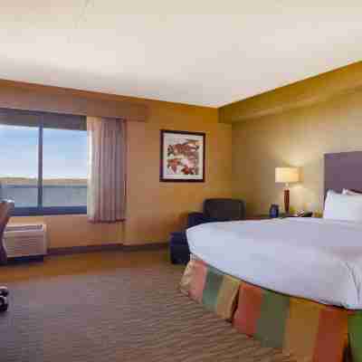 DoubleTree Boston North Shore Danvers Rooms