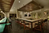 เอ็มบาสซีสวีทส์ บายฮิลตัน โออาฮู คาโปเล