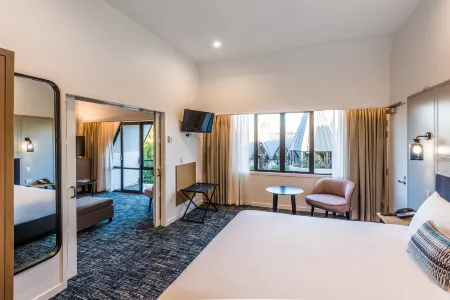 Chateau on The Park - Christchurch, A Doubletree by Hilton