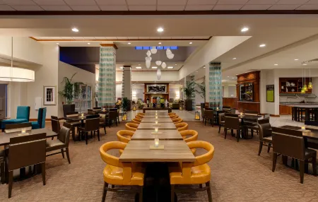 Hilton Garden Inn Lake Forest Mettawa Отели в г. Шилдс Тауншип