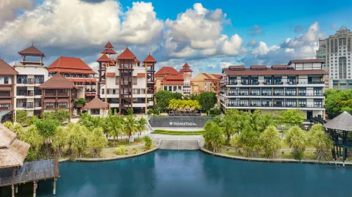 DoubleTree by Hilton Putrajaya Lakeside - parking