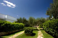 "saracena" Holiday Home with Private Beach and Swimming Pool