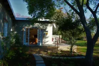 Sweet Thorn Tree Spacious Cottage for 2 People with Great Terrace!