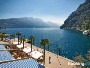 Appartamento Miralago 700m from Lake - Happy Rentals