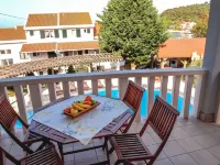 Tomislav 4 Hotels in Kampor